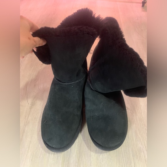 uggs Classic short Black boots Size 11 - Picture 2 of 3